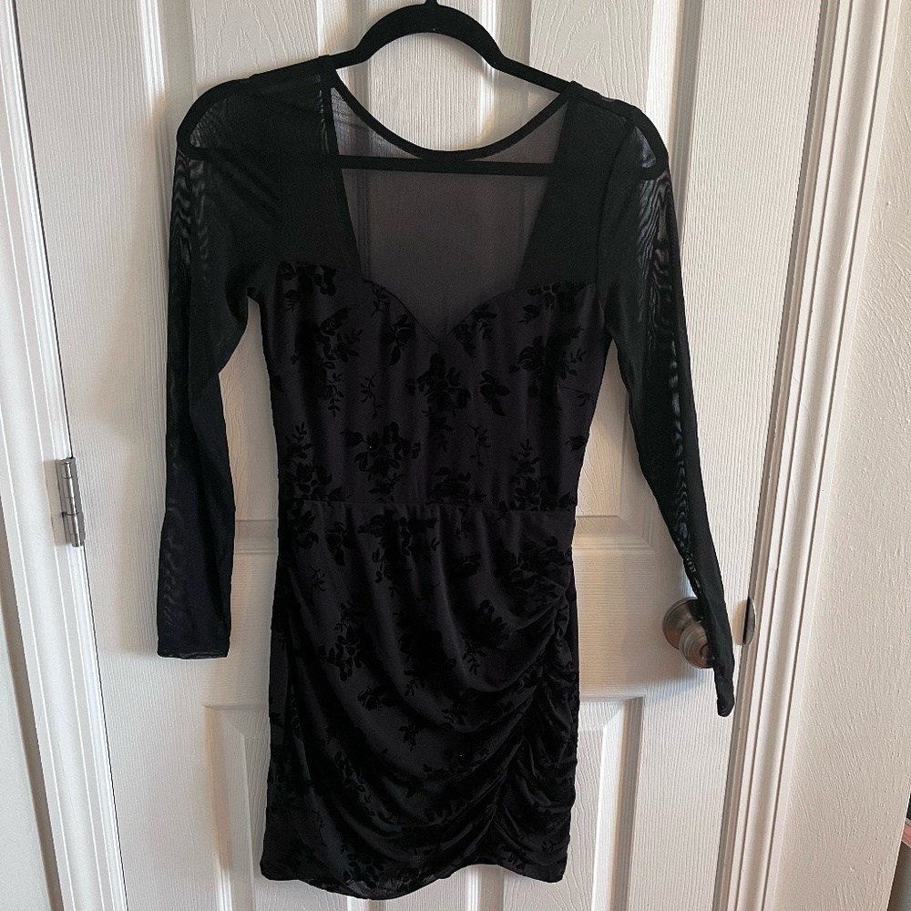 Windsor Dress Size Large NWT black floral mini dress low back